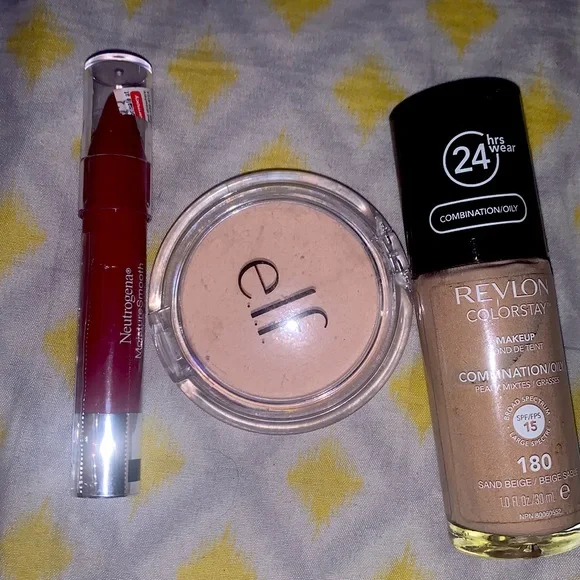 NEVER WORN MAKE-UP ESSENTIALS: - Picture 11 of 11